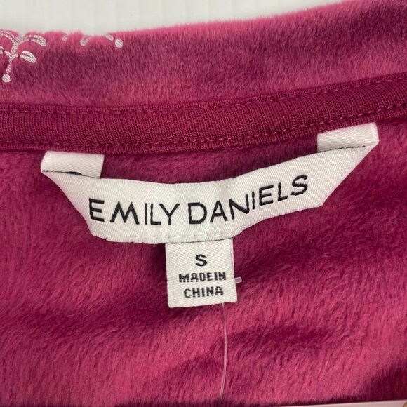 Emily Daniels Woman Snowflake Long Sleeved T Shirt Purple Small Sweatshirt new - Picture 10 of 16